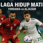 alt_text: Pemain Yordania dan Aljazair berebut bola dalam pertandingan krusial sepak bola.