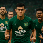 alt_text: Pemain Persebaya melakukan strategi pemilihan keyword taktis untuk lini kiri serangan.